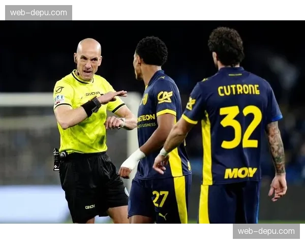 官方：拜仁vs多特蒙德国家德比，上半场补时阶段VAR介入确认点球