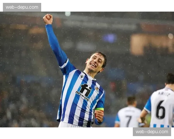 西甲实时：瓦伦西亚vs塞尔塔，比赛因球迷投掷杂物中断十分钟