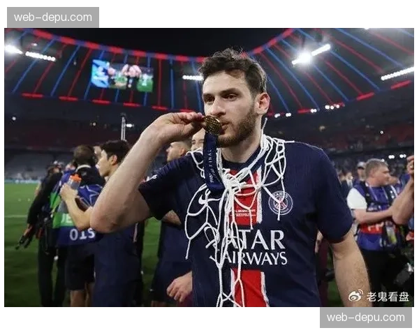 克瓦拉茨赫利亚一条龙破门瞬间，格鲁吉亚边锋闪耀王子公园球场